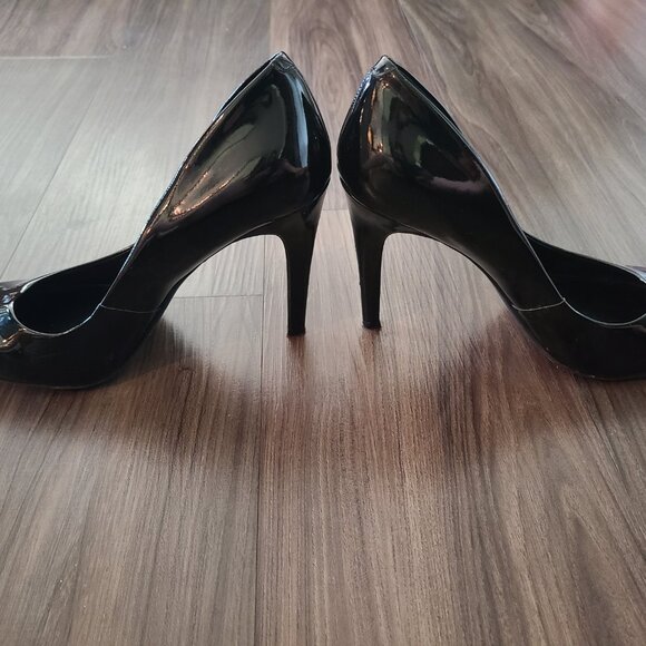 Jessica Simpson black pumps 9.5M - Picture 6 of 7